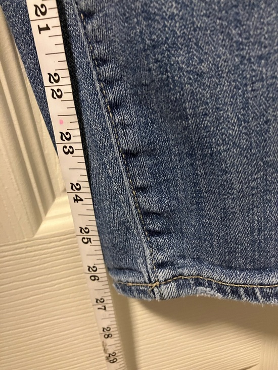 Lucky Brand Women's Straight Jeans in Light Blue Wash - Picture 6 of 10